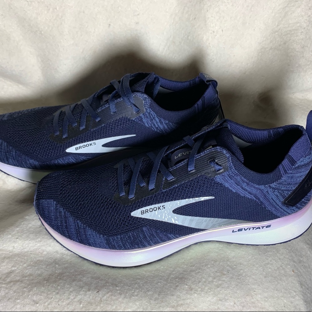 Brooks Levitate 4 men’s size 10